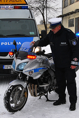 podkarpacka_policja_pojazdy Obraz przedstawiający Nowe pojazdy podkarpackich policjantów