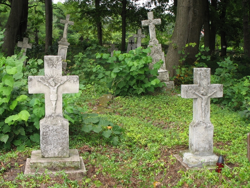 Cmentarz w Łówczy, fot. wikimedia.org