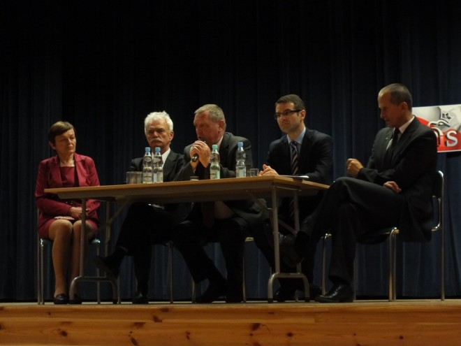 Fot. Grażyna Zagrobelna podczas spotkania PiS w Lubaczowie.