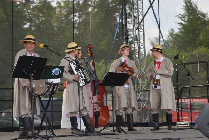 13246173_871565399635837_1997563264049194332_o