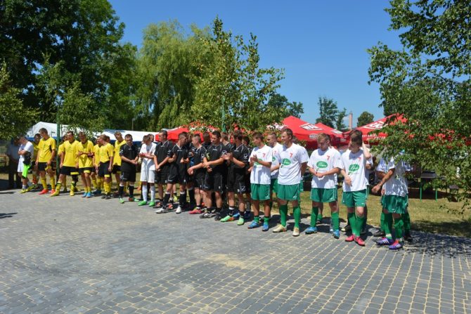 Turniej piłkarski jest stałym elementem corocznego pikniku na stadionie miejscowej Victorii. Fot. GOK Stary Dzików.
