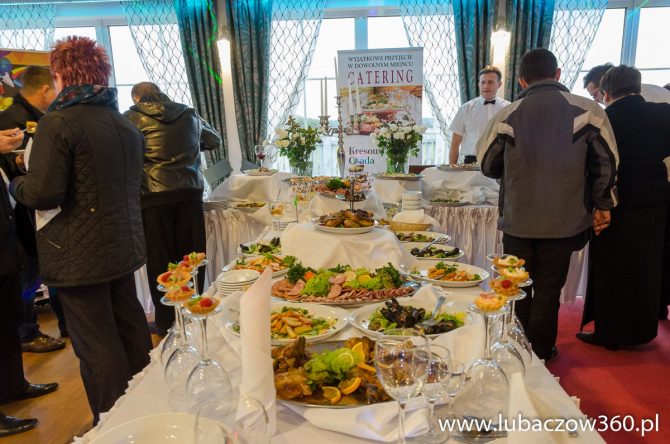 Obraz przedstawiający Targi Ślubne w niedzielę po raz trzeci w Kresowej Osadzie