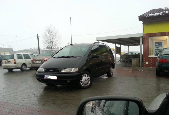 Obraz przedstawiający Mistrzów parkowania spotkasz także w Cieszanowie